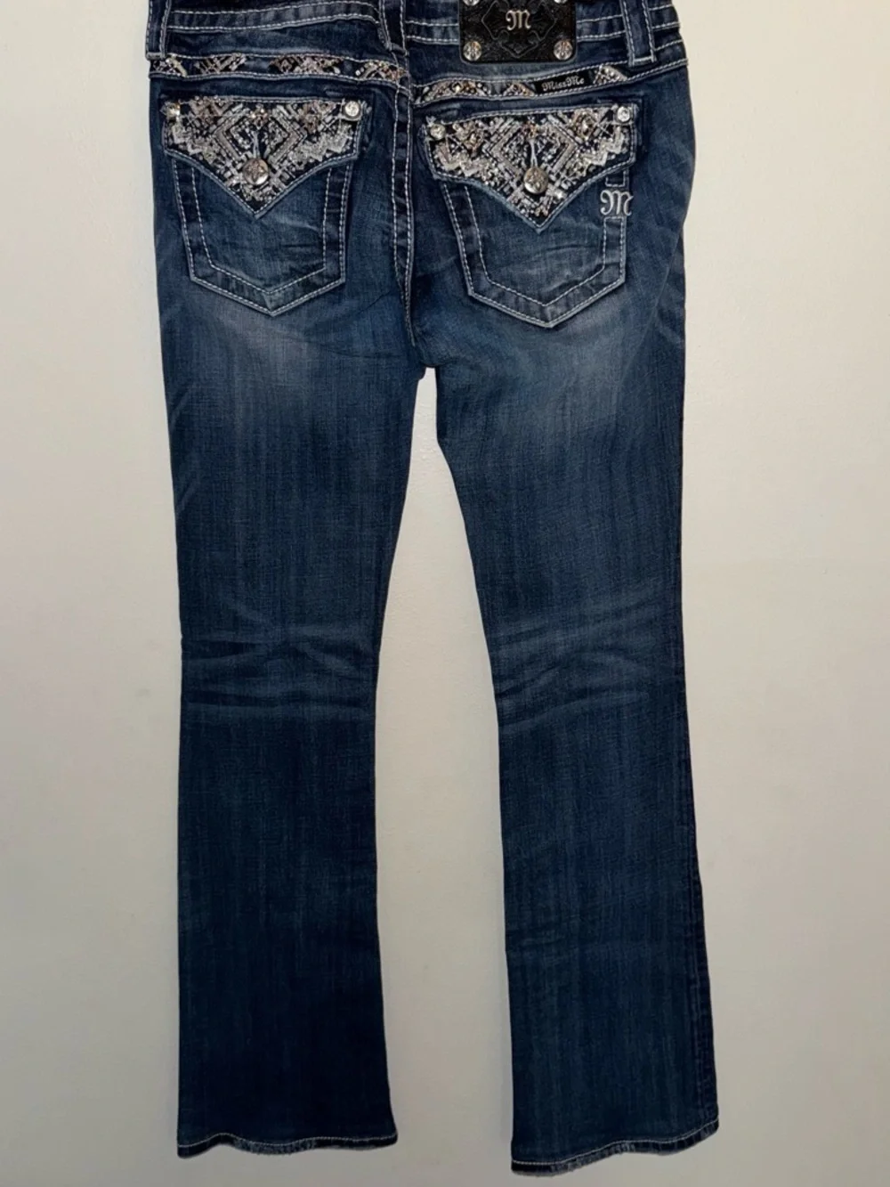 Miss Me Signature Boot Cut Embellished Blue Bootcut Jeans Women’s Size 27